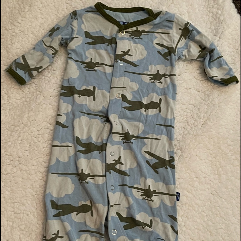 Converter gown